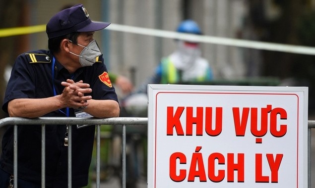 Cach ly 21 nguoi Trung Quoc bo chay khi bi kiem tra hinh anh