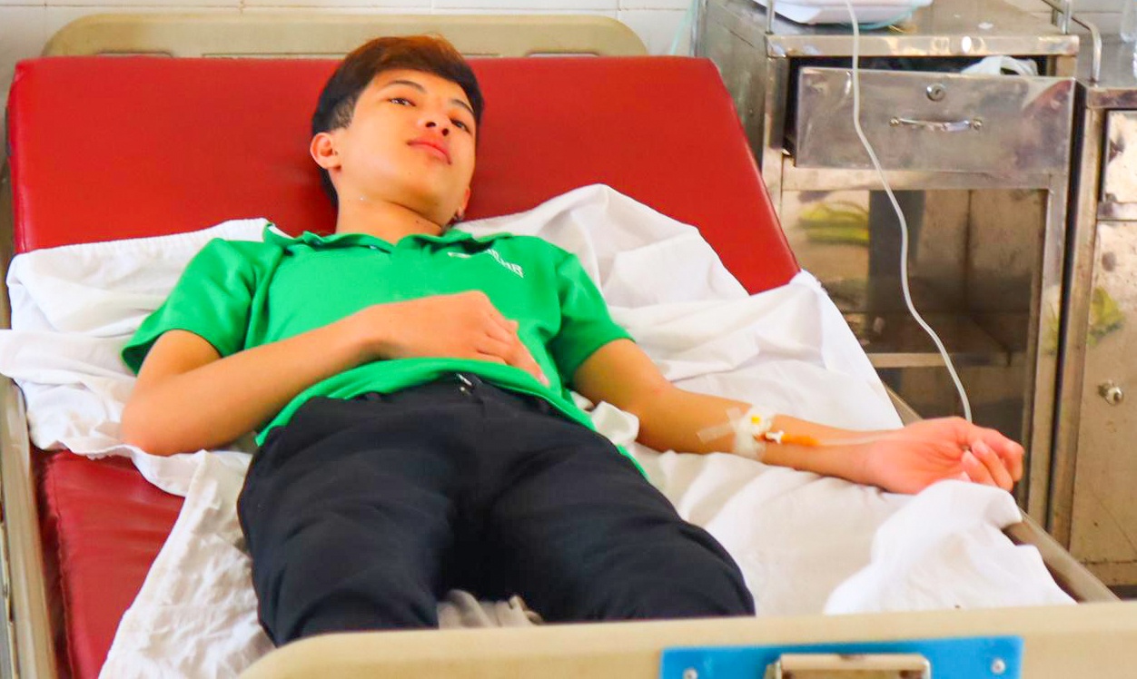 Xet nghiem thuc an nghi khien 43 cong nhan ngo doc hinh anh