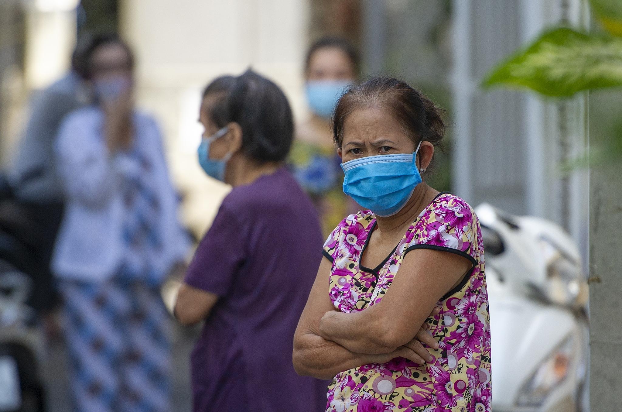 Bi phat 7,5 trieu vi ban ca phe trong thoi gian gian cach xa hoi hinh anh