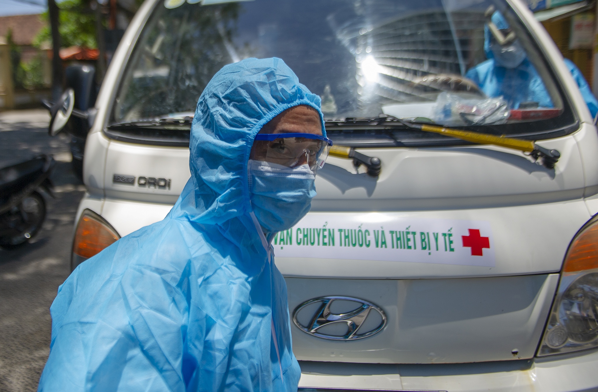 Benh nhan 719 la tho cat toc, tung an tiec tan gia voi 120 nguoi hinh anh