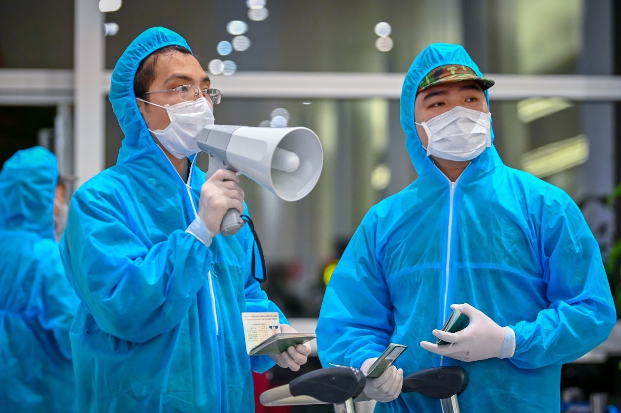 Tim nguoi du tiec cuoi cung benh nhan 526 mac Covid-19 hinh anh