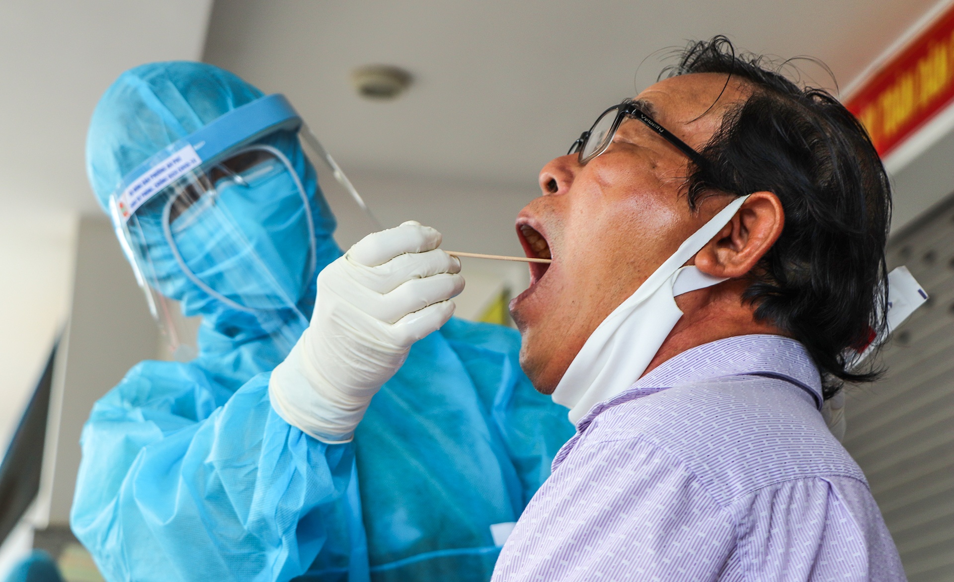 lay nhiem Covid-19 trong cong dong anh 1