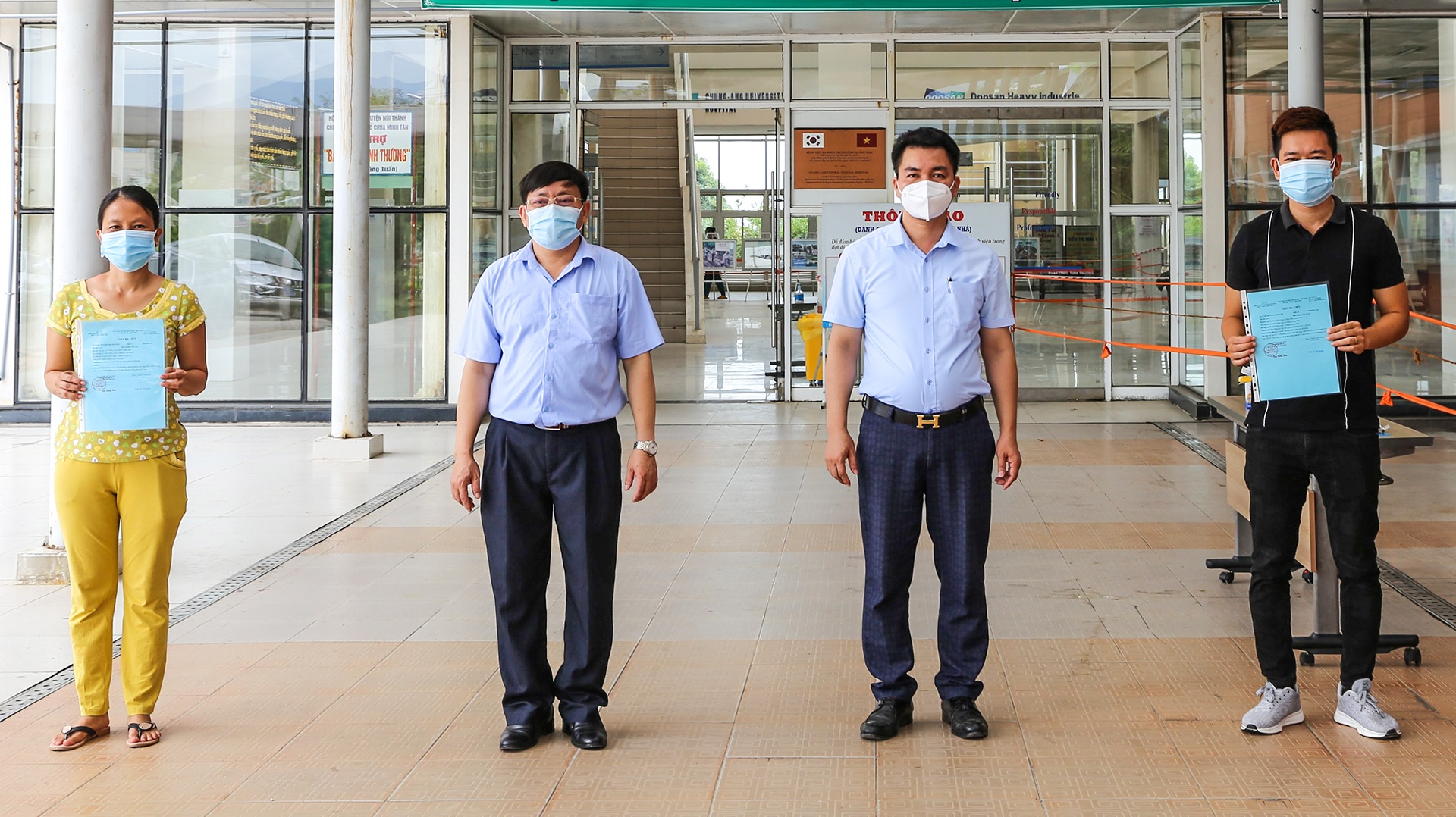 Hai benh nhan mac Covid-19 o Quang Nam xuat vien hinh anh