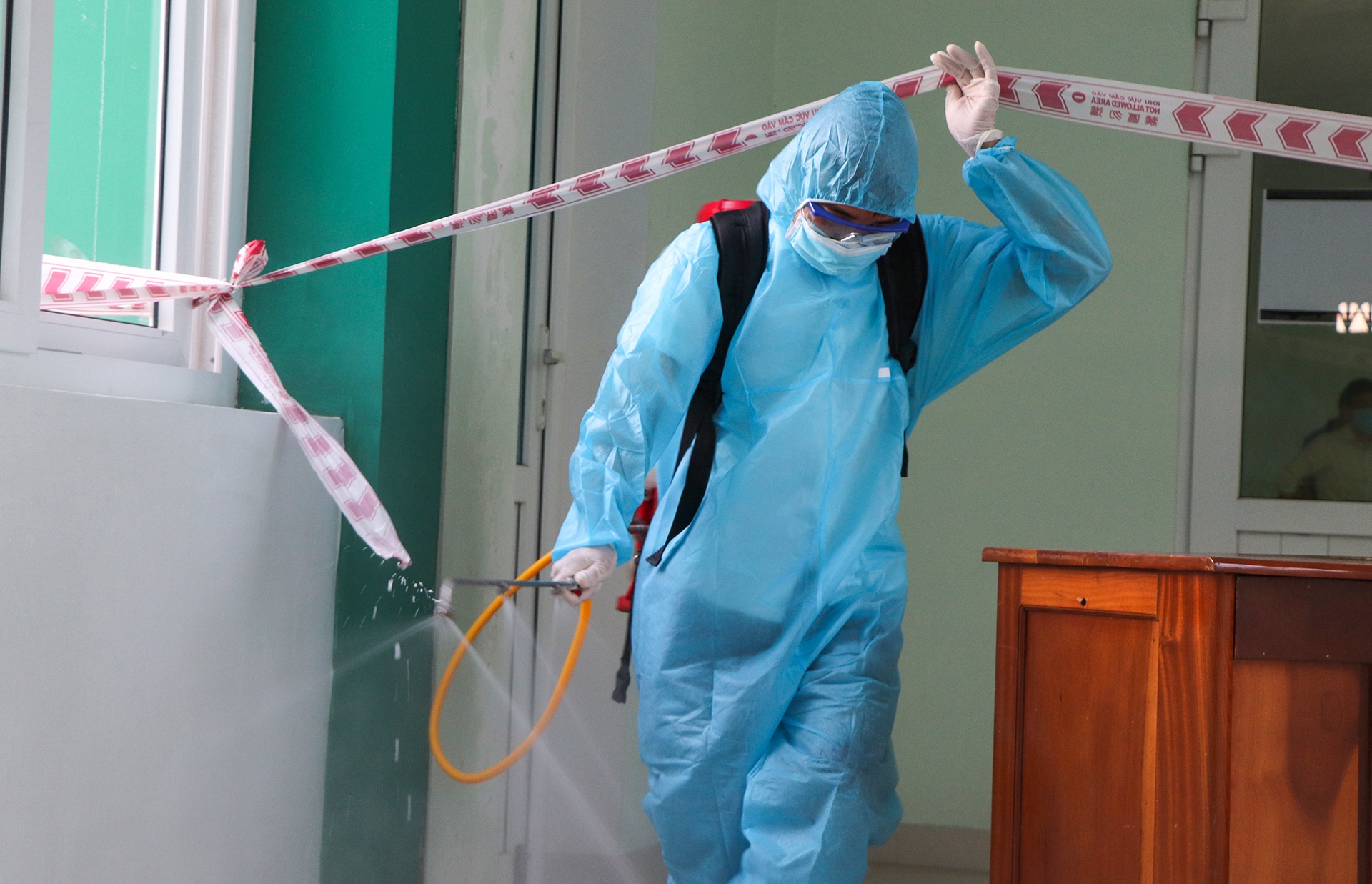 nhan vien CDC Quang Nam mac Covid-19 anh 6