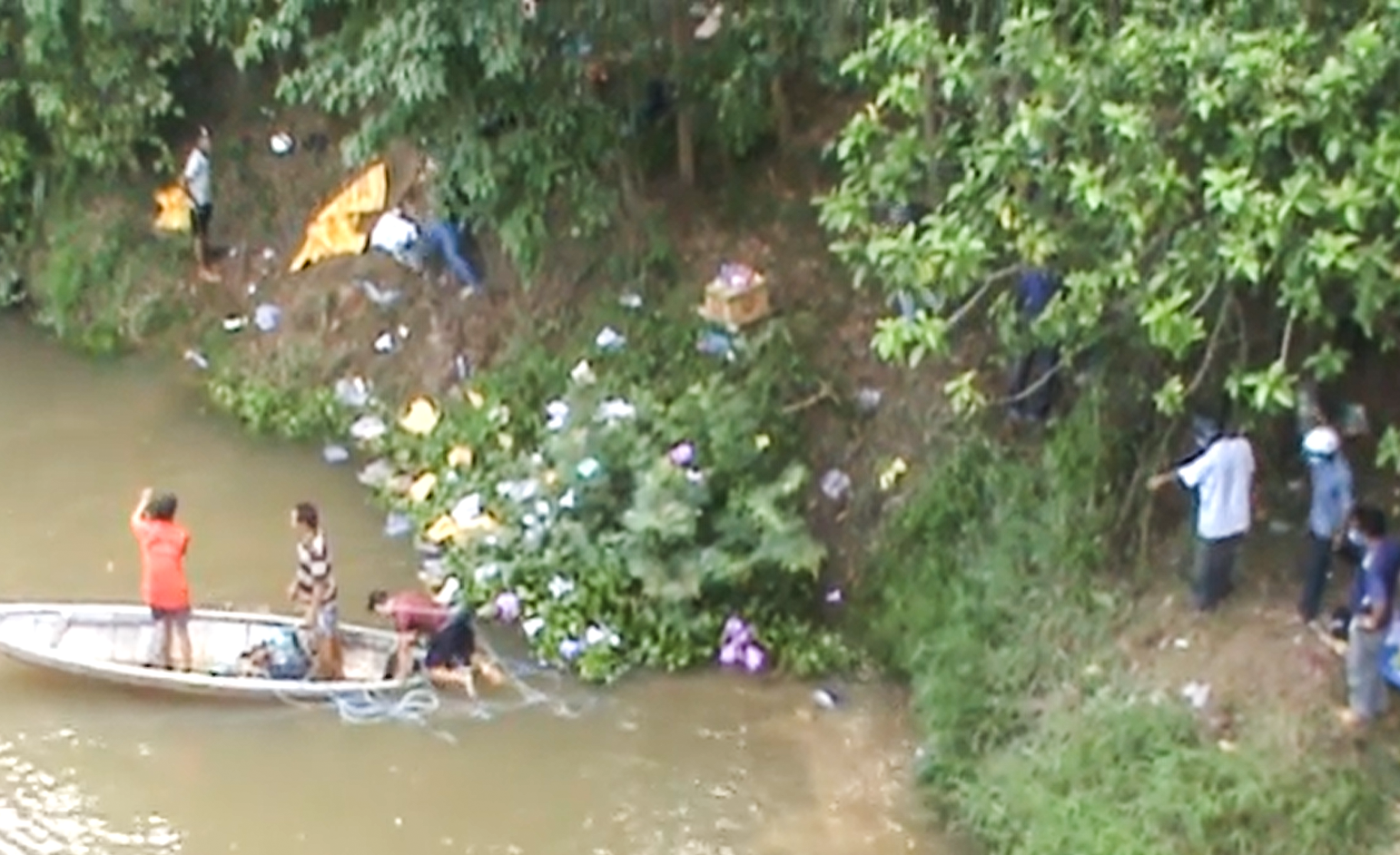 thieu nien tu vong khi cuu nguoi anh 1
