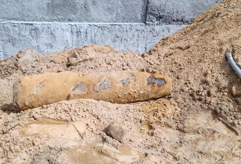 qua bom duoi mong nha anh 1