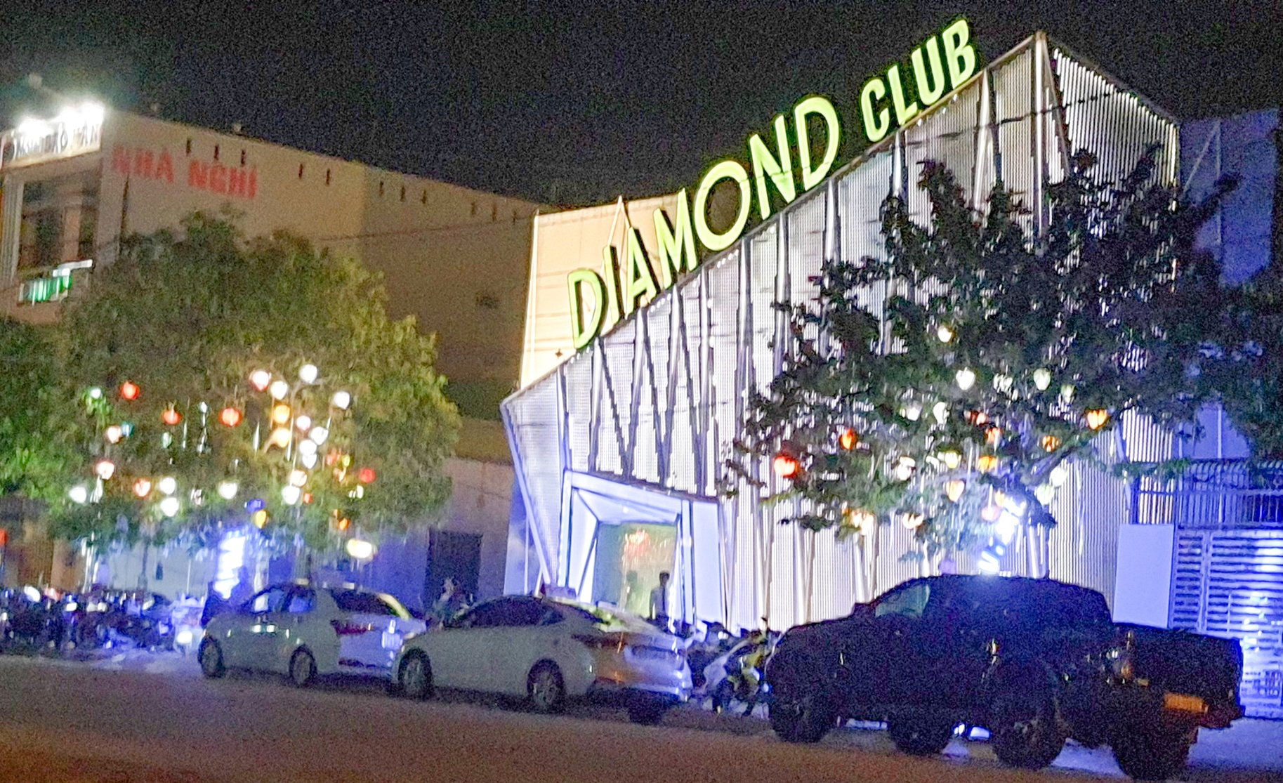 Diamond Club o Quang Nam don khach, du co lenh cam hinh anh