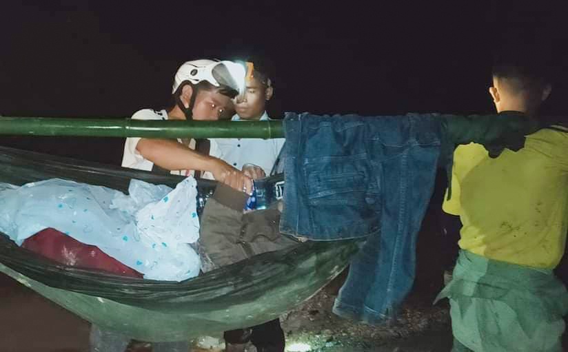 khieng benh nhan di cap cuu anh 1