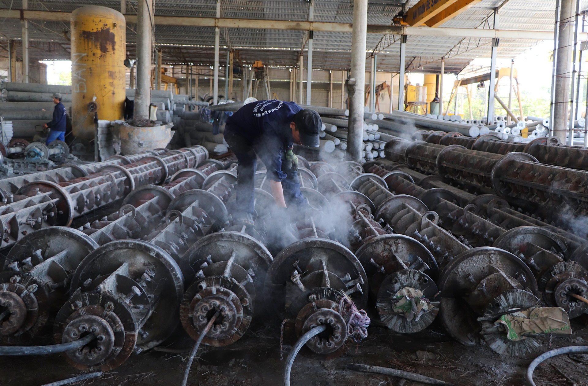quy trinh lam cot dien du ung luc anh 10