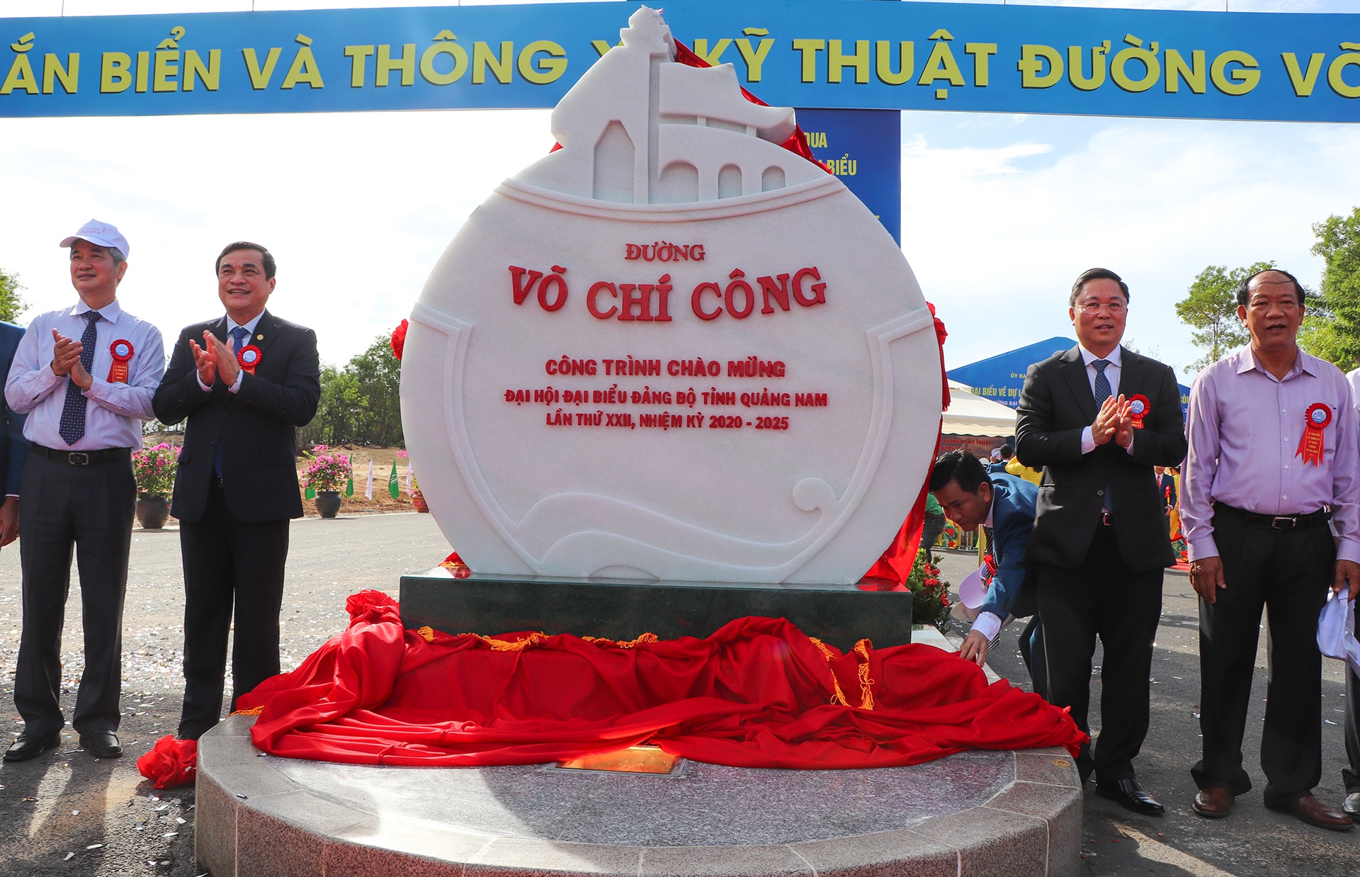 thong xe tuyen duong 1.500 ty anh 2