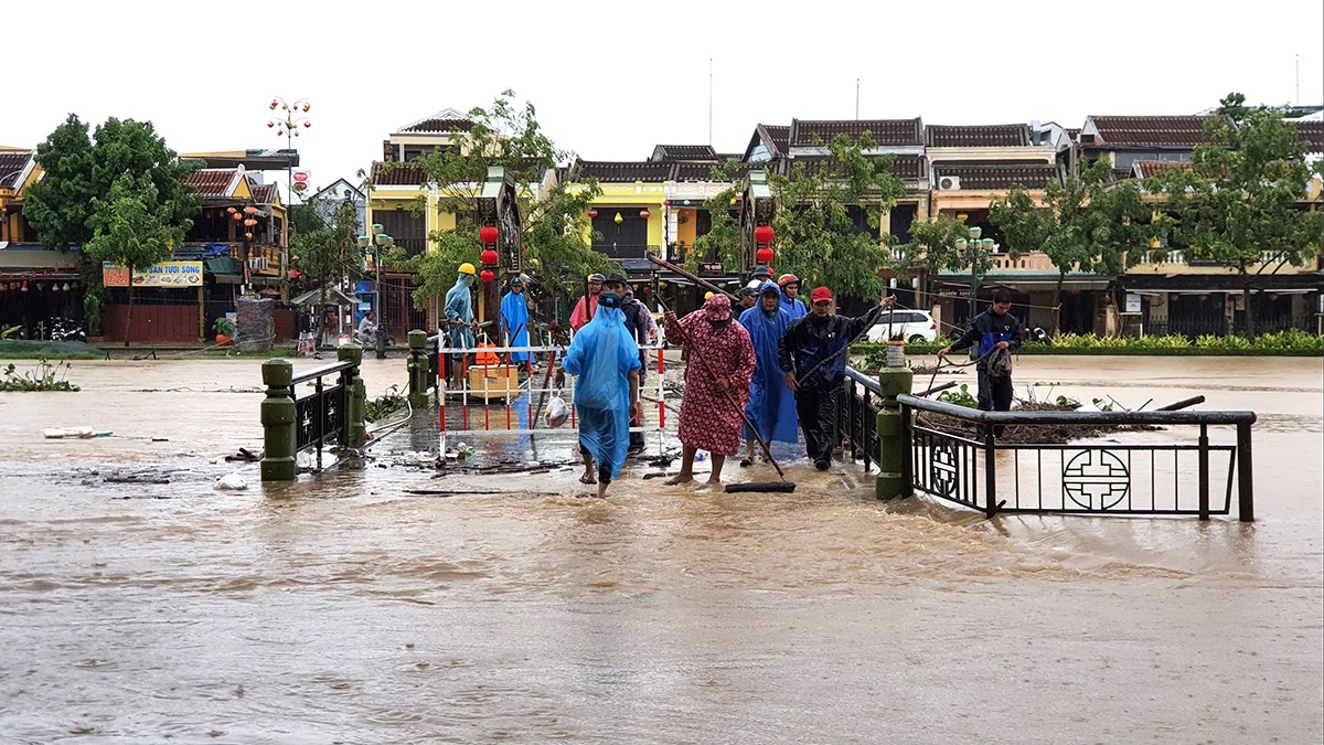 Pho co ngap, Hoi An chuan bi so tan dan hinh anh