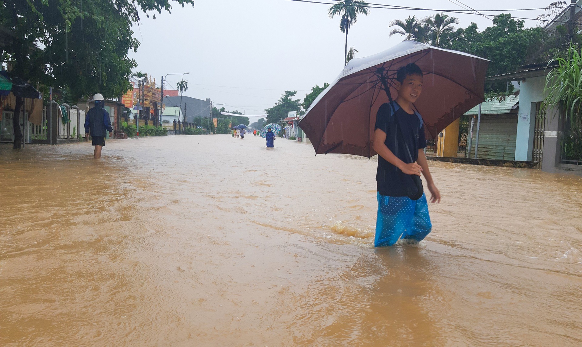 mua lu lich su o Mien Trung anh 9