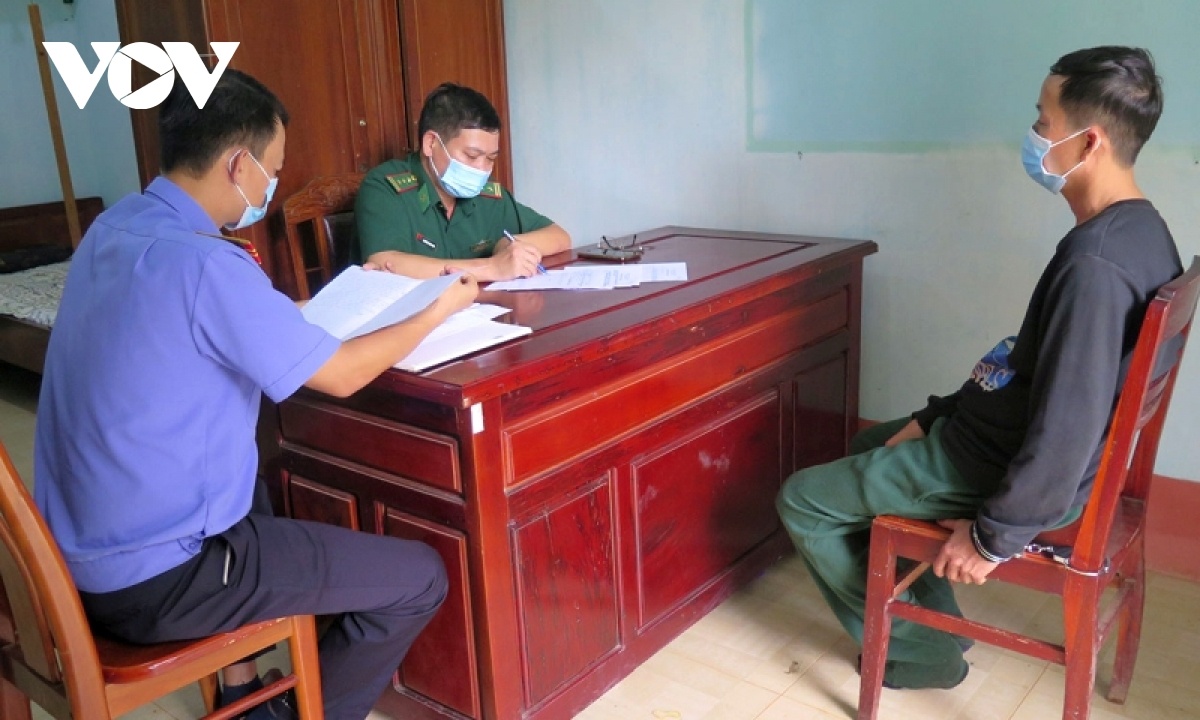 xuất cảnh trái phép sang Lào ảnh 1 xuat canh trai phep sang Lao anh 1
