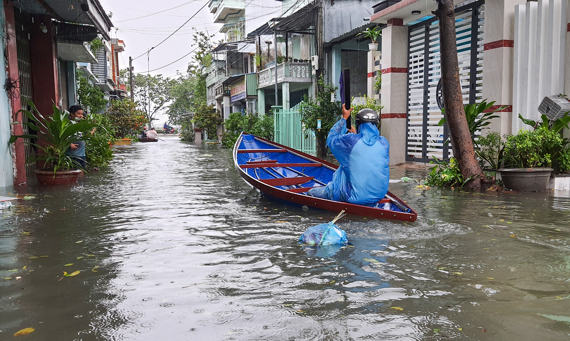 TP Tam Ky chim trong bien nuoc anh 8