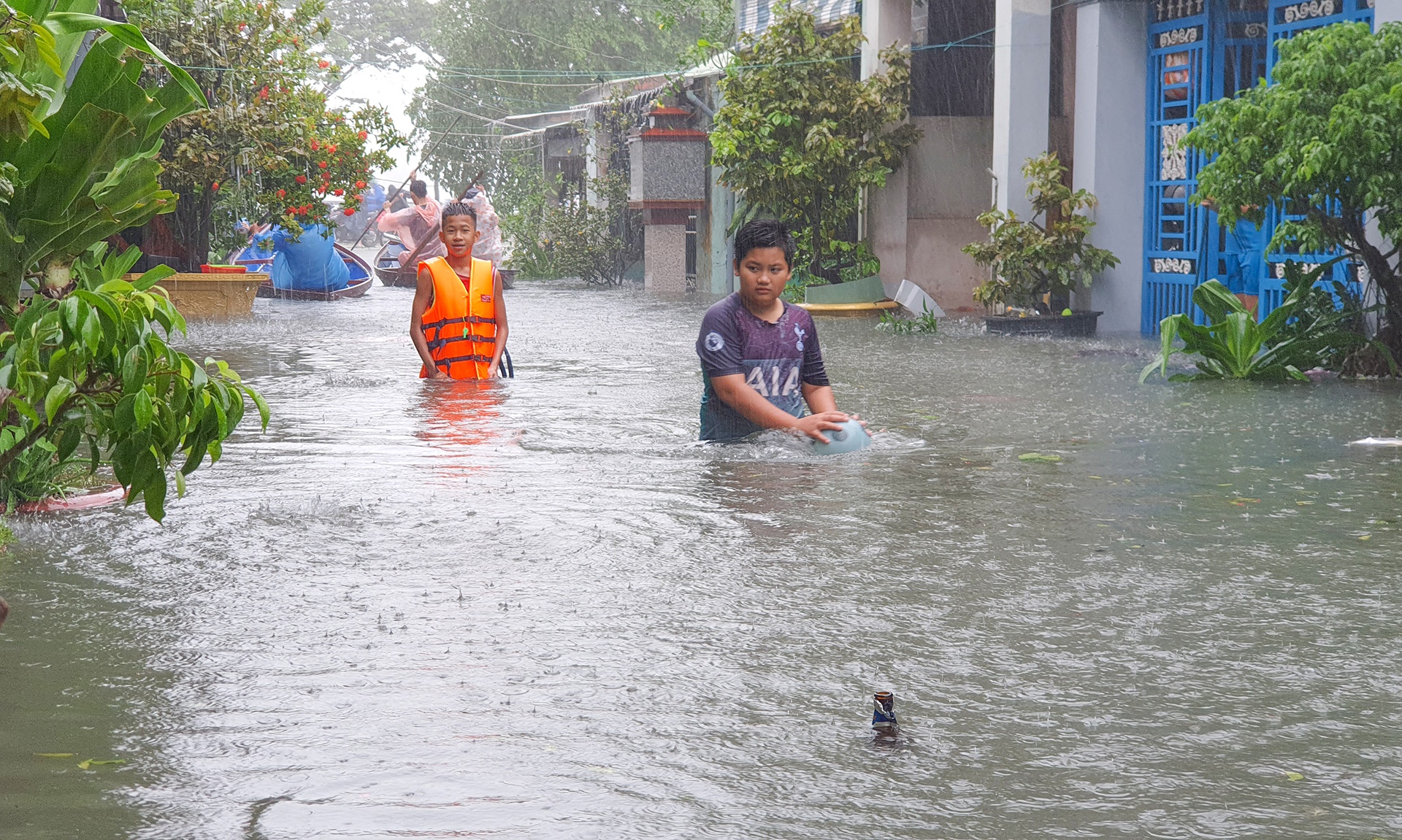 TP Tam Ky chim trong bien nuoc anh 5