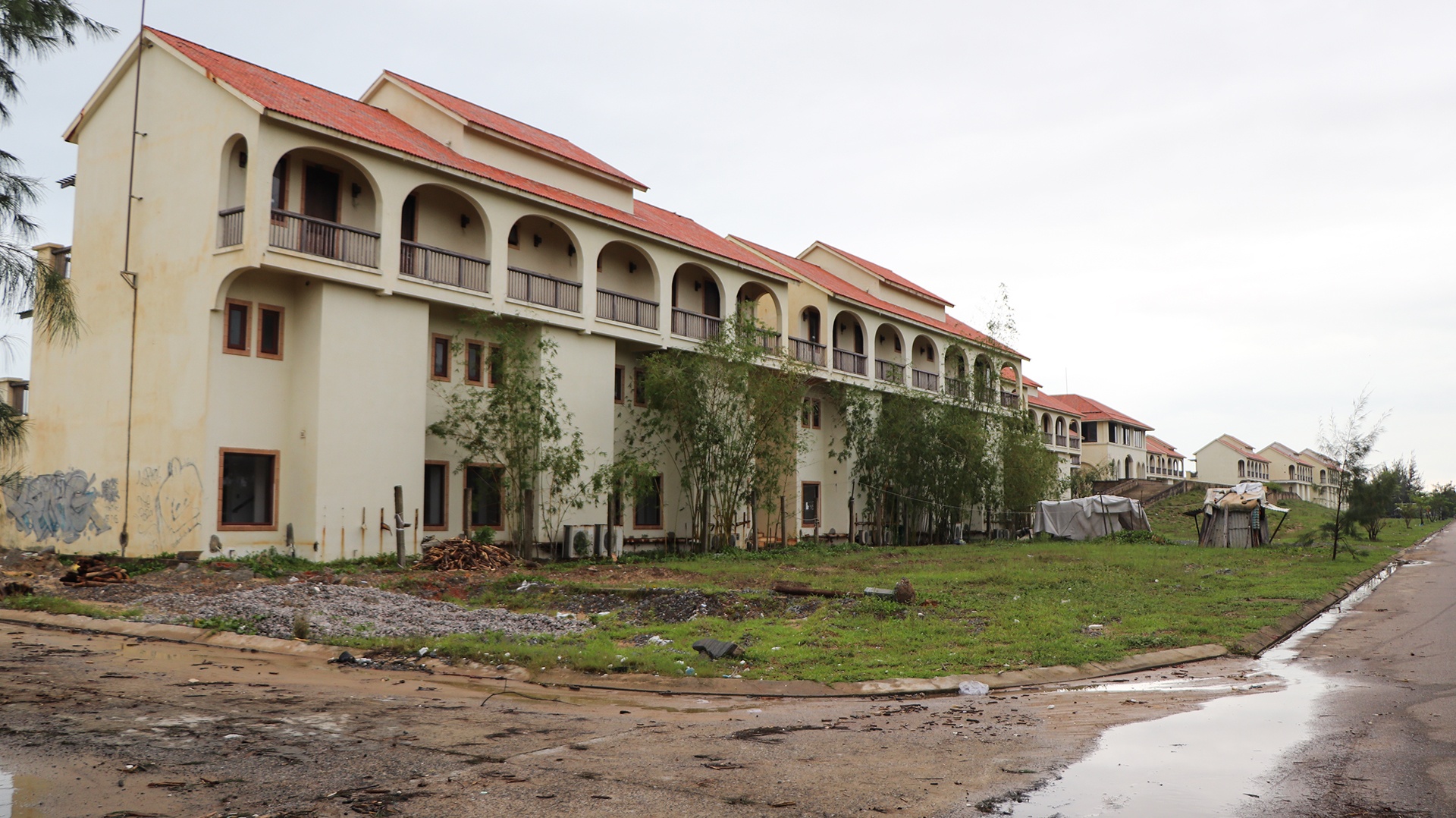 resort tram ty o Hoi An bi song danh sat lo anh 4