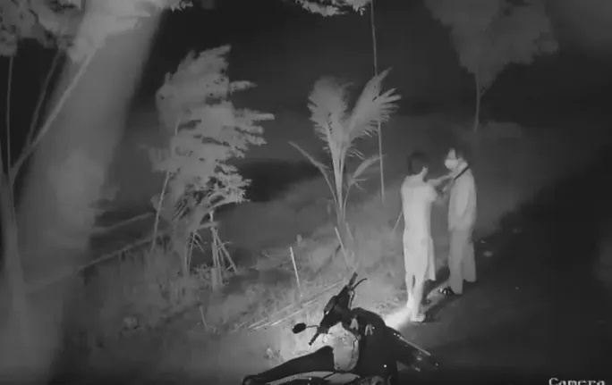 nguoi dan ong bi hanh hung anh 1