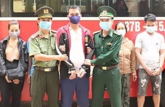 Triet pha duong day dua nguoi vuot bien trai phep hinh anh