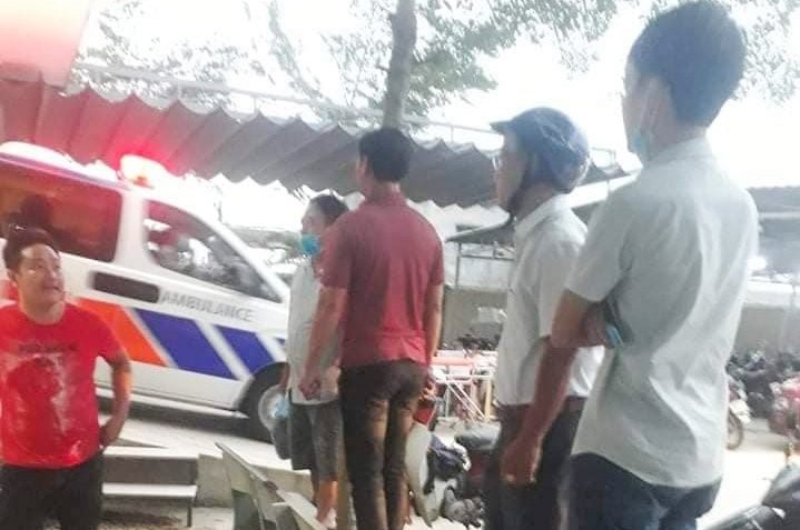 hai me con bi nuoc cuon anh 1