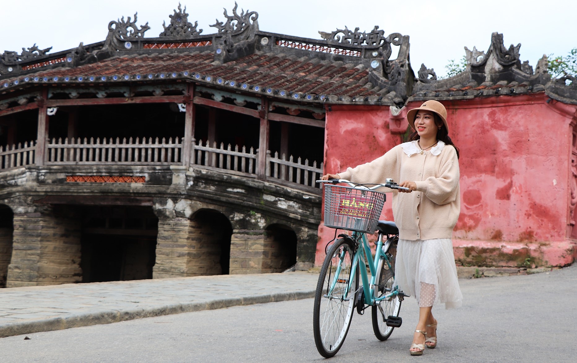 Hoi An don khach tro lai sau khi lu rut hinh anh