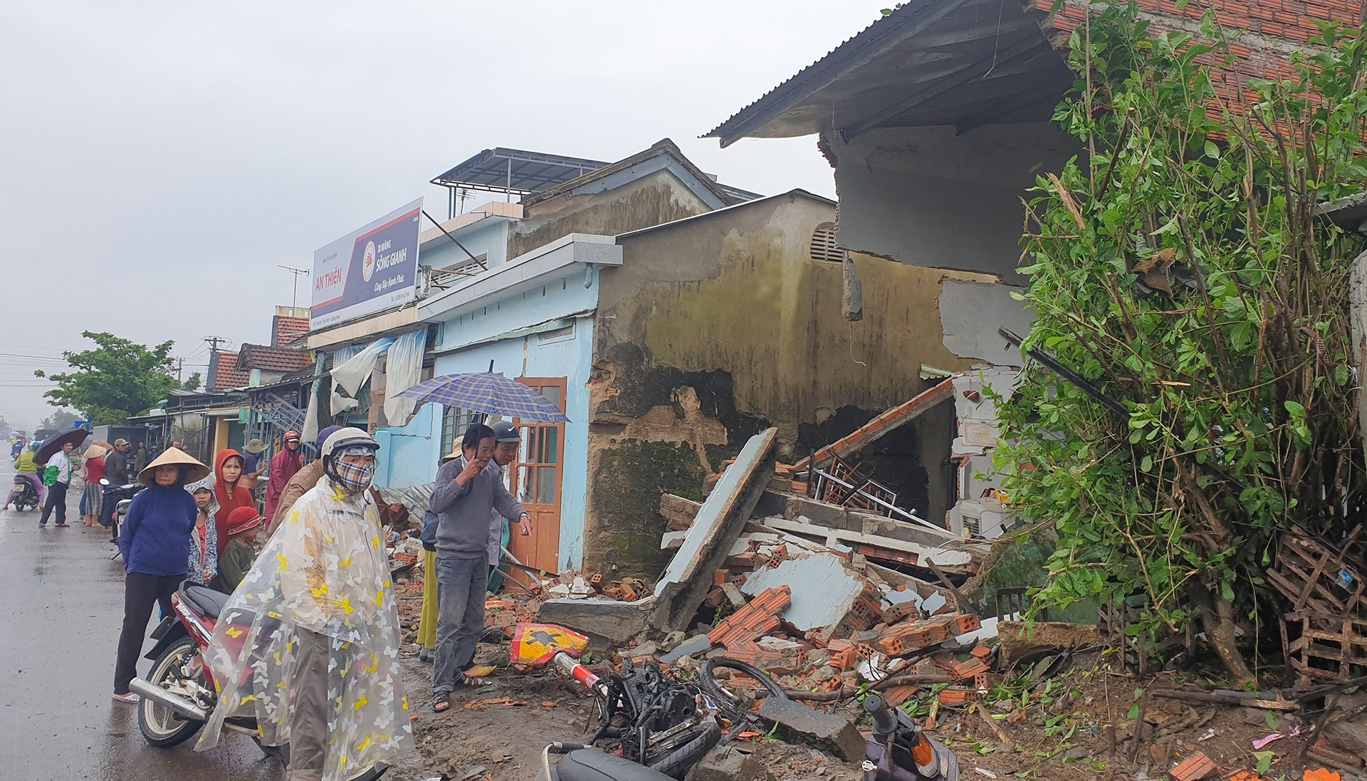 xe container tong 7 nha dan anh 1