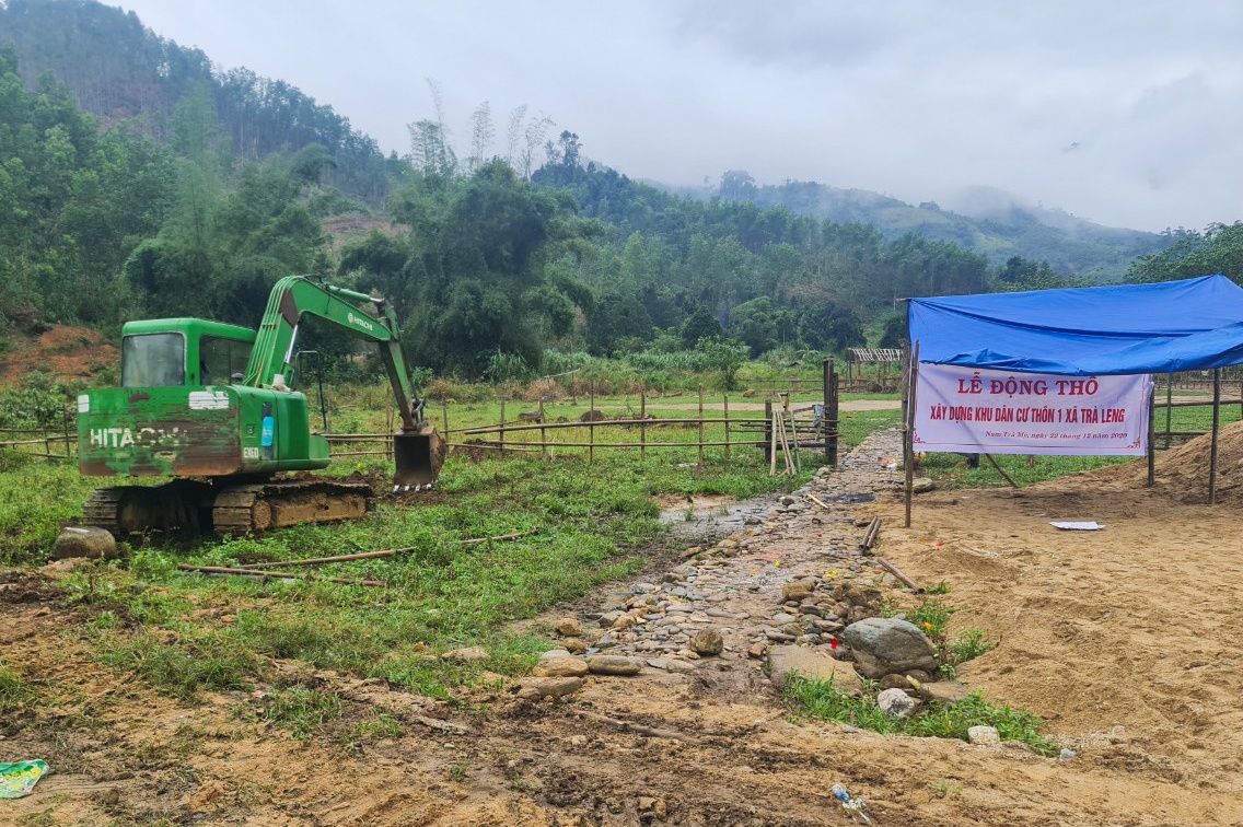 sat lo dat o Tra Leng anh 1