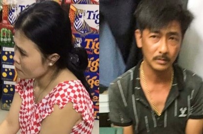 Vo chong ghi ban so de bi bat hinh anh