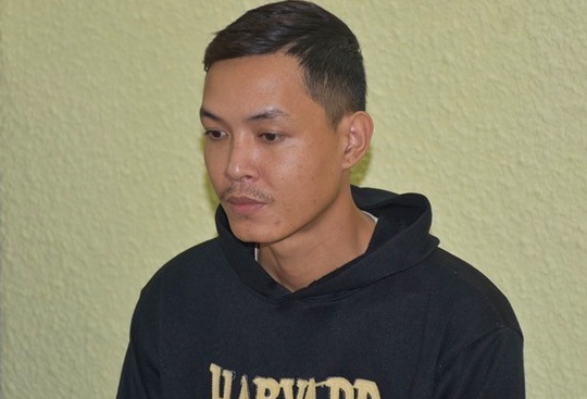 Nam thanh nien danh, nhot co gai 18 tuoi hon 8 gio hinh anh