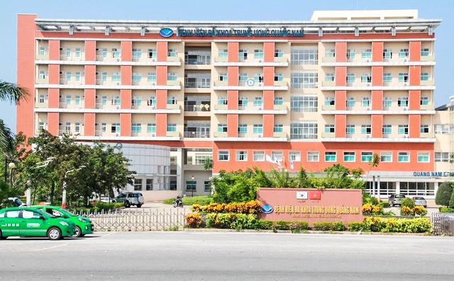 khoi to bac si gian lan trong kham chua benh anh 1