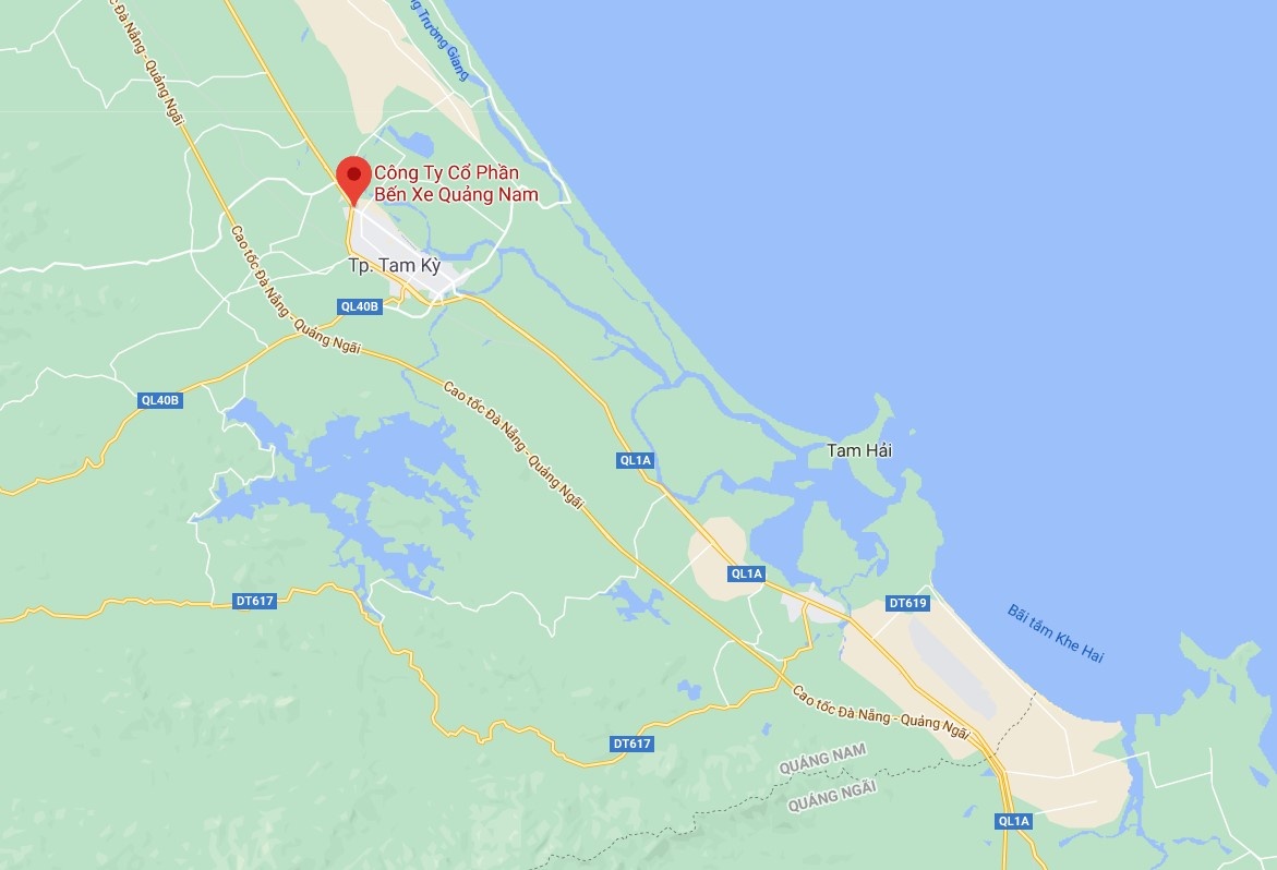 xe dau keo lat ngang tren quoc lo 1 anh 2