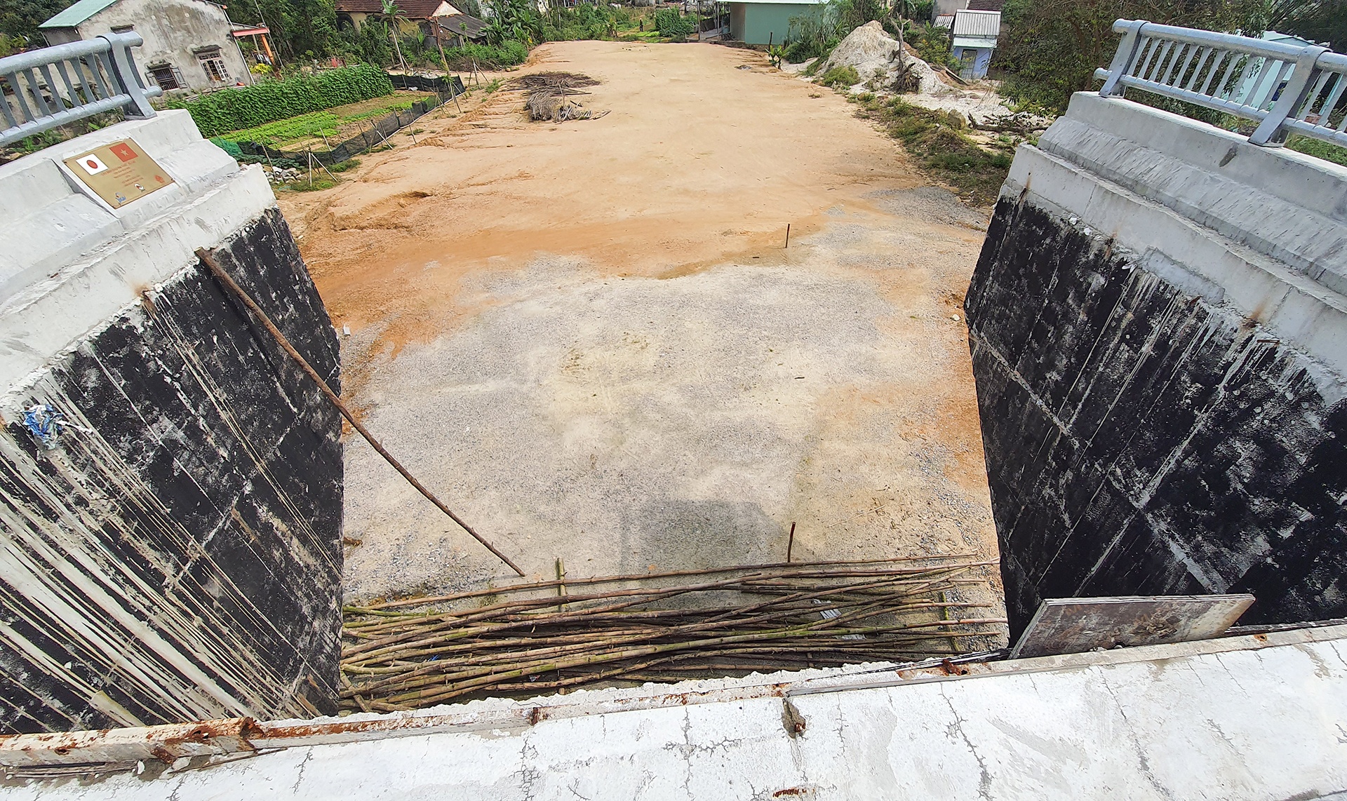 cau 43 ty khong co duong dan anh 7