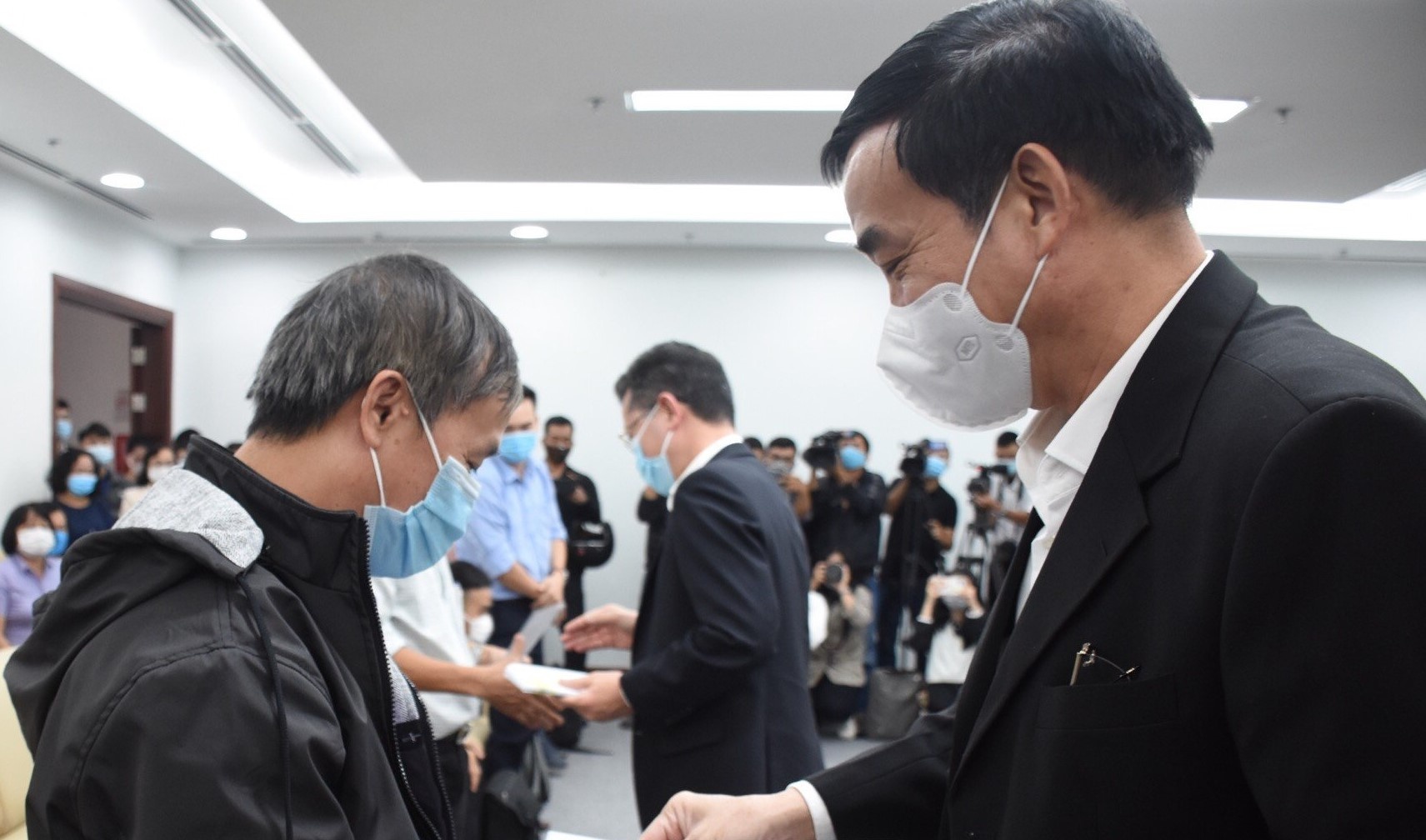 Bac si Da Nang giup Gia Lai chong dich Covid-19 hinh anh