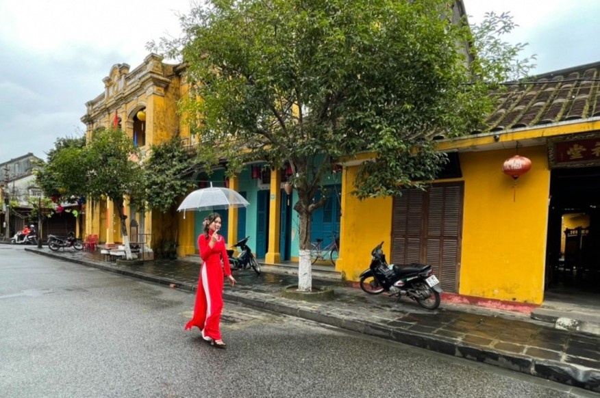 'Chua co Tet nao Hoi An vang va buon nhu the nay!' hinh anh