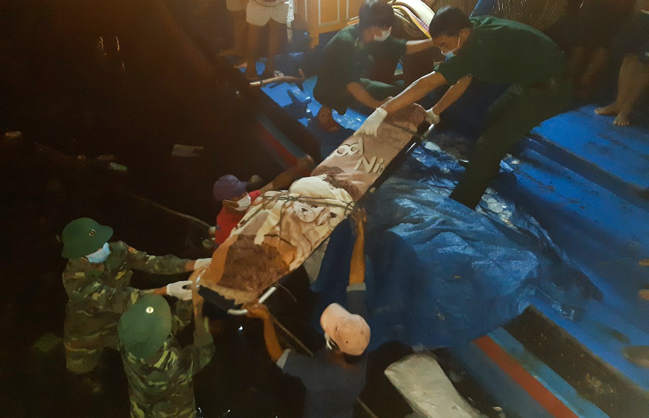 Phat hien thi the ngu dan sau 4 ngay mat tich hinh anh