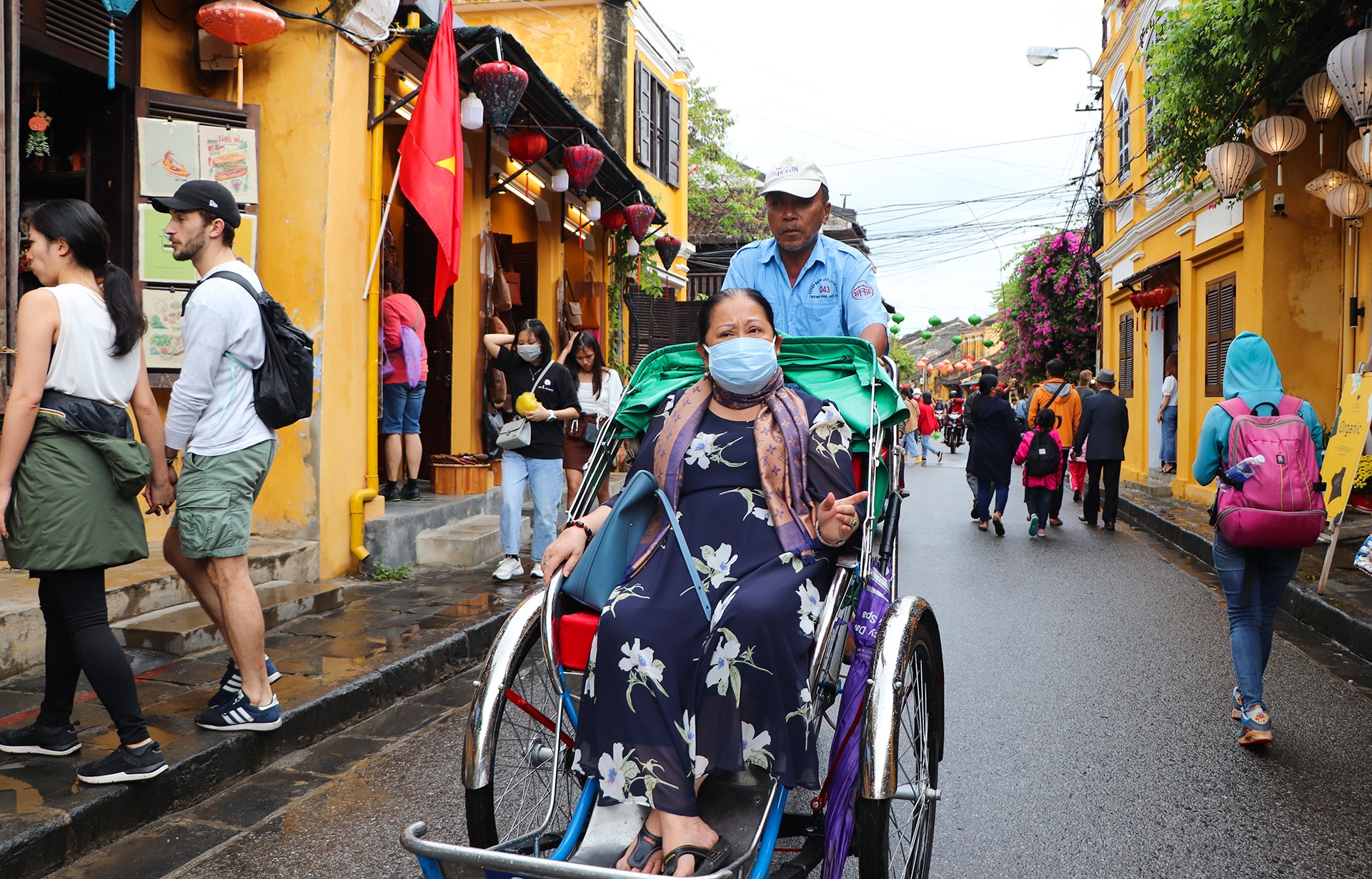 du khach den Hoi An tang manh dip le anh 1