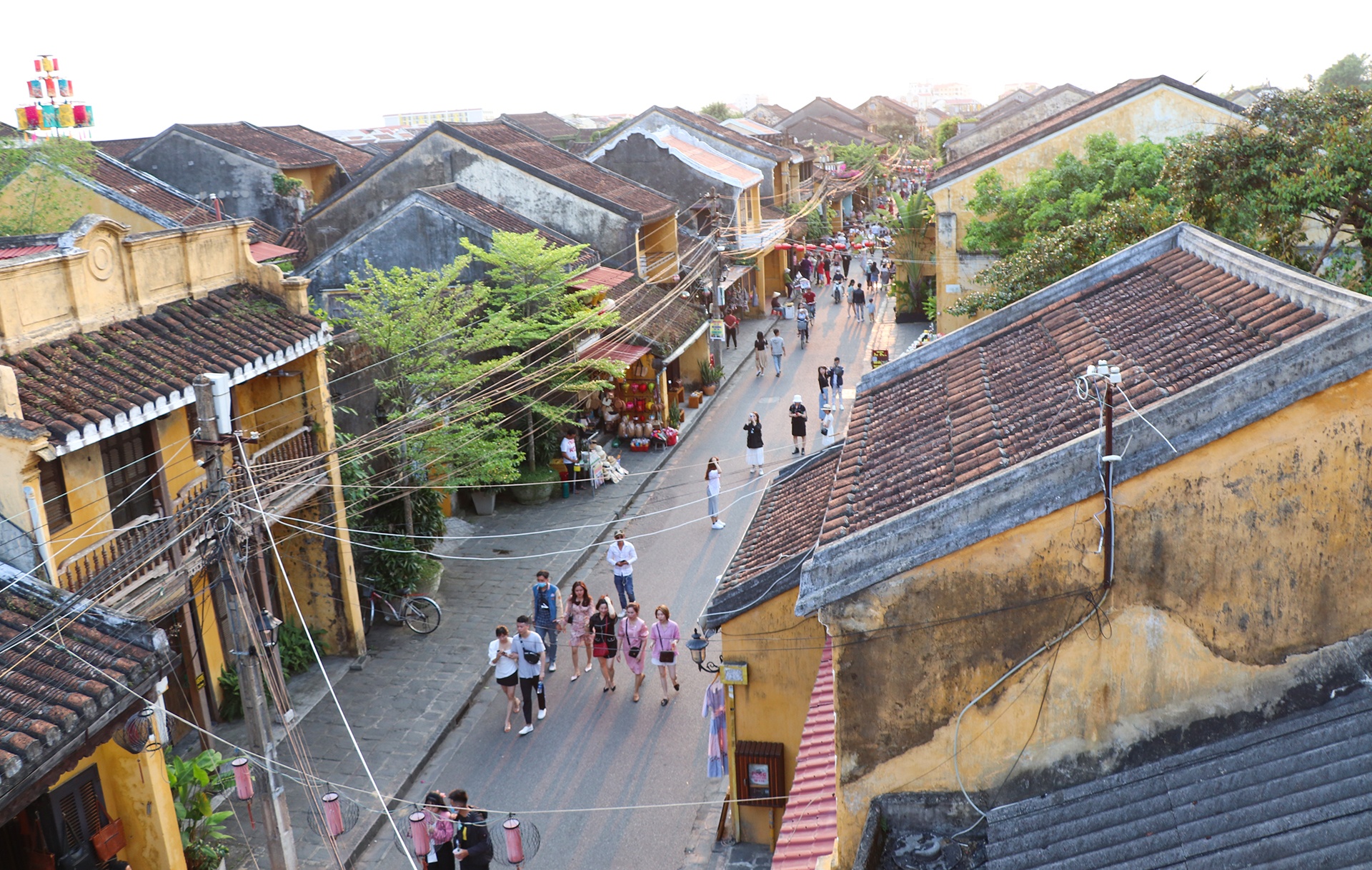 Hoi An kin khach ngay cuoi tuan anh 1