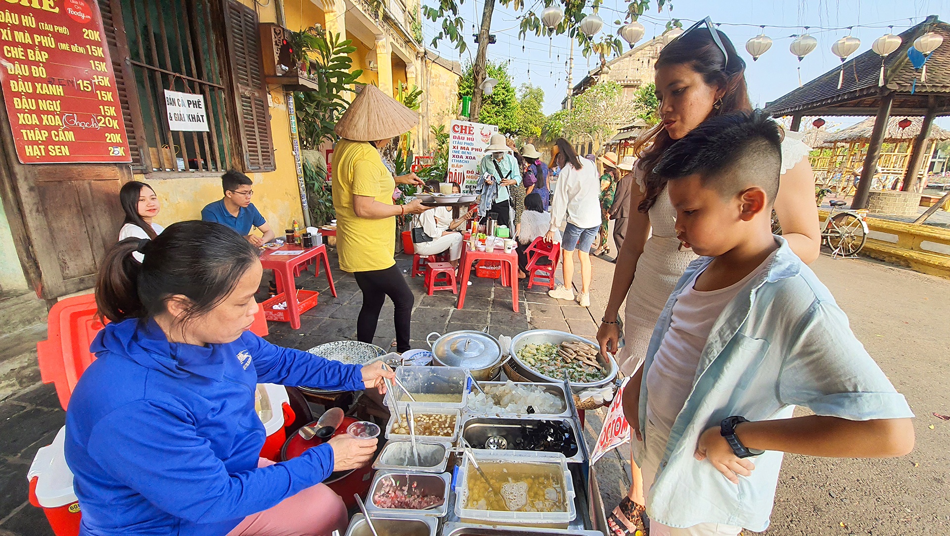 Hoi An kin khach ngay cuoi tuan anh 10