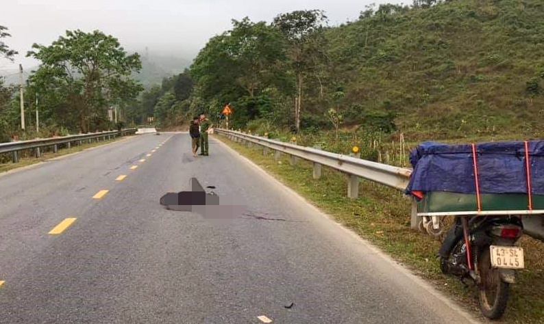 điều tra vụ việc thanh niên tử vong cạnh xe máy ảnh 1 dieu tra vu viec thanh nien tu vong canh xe may anh 1