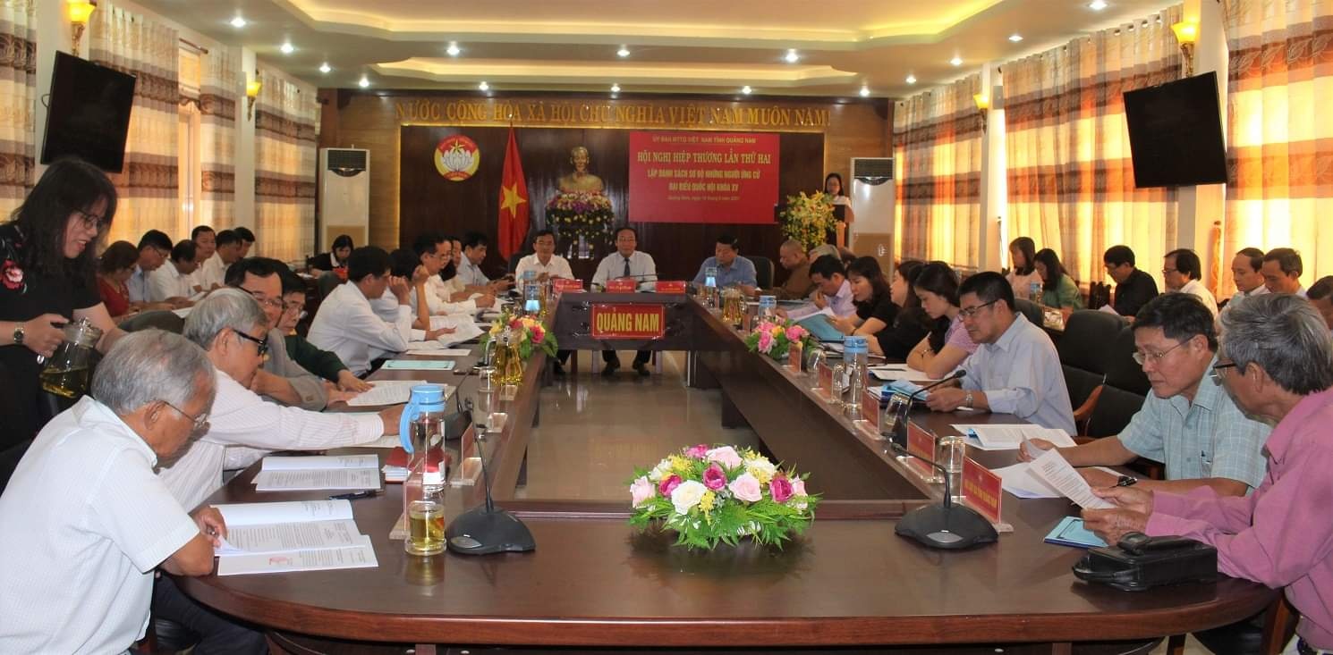 nguoi dan hanh nghe tu do ung cu dai bieu quoc hoi anh 1