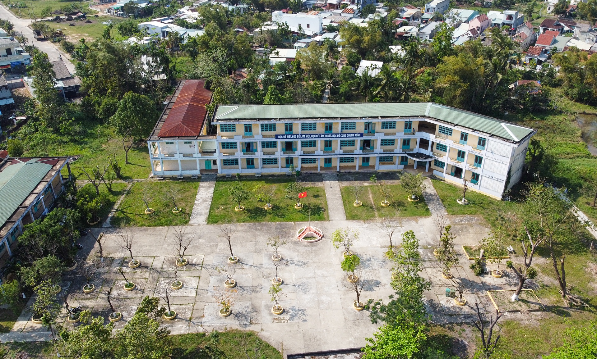 trung tam xuong cap vi bi bo hoang anh 2