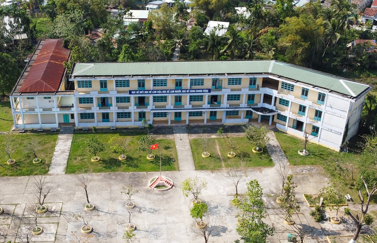 Ngoi truong 25 phong hoc nhung chi co 46 hoc sinh hinh anh