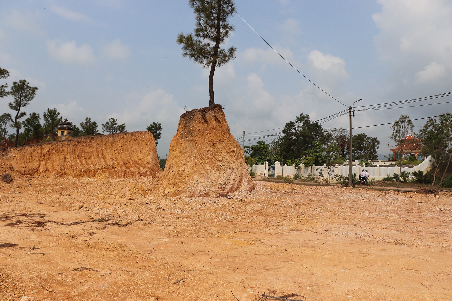 xa tu y khai thac dat anh 1