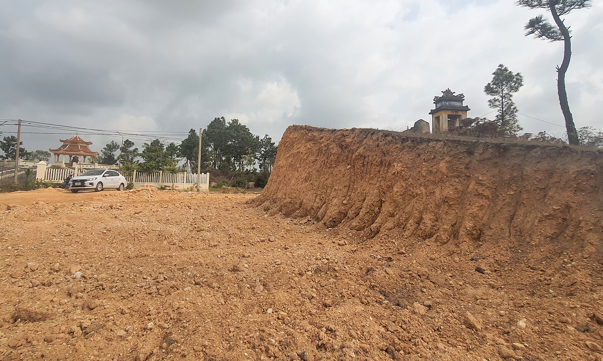 xa tu y khai thac dat anh 2