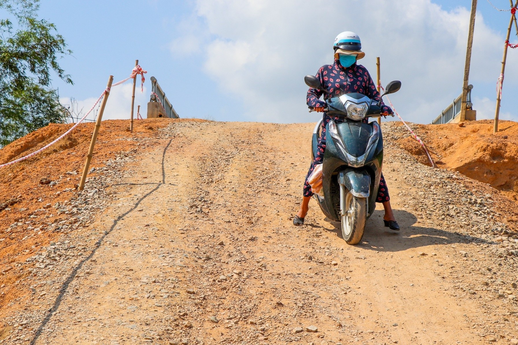 Cau 51 ty dong khong co duong dan hinh anh