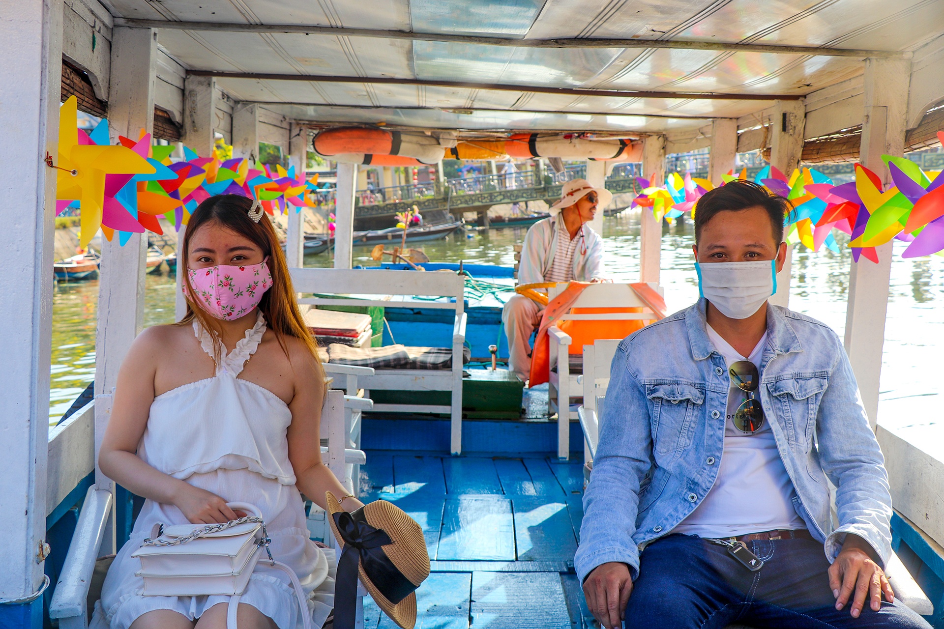 Hoi An kin du khach ngay le anh 7