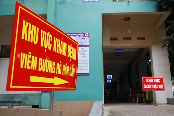 Quan nhan duong tinh voi SARS-CoV-2 tiep xuc nhieu nguoi hinh anh