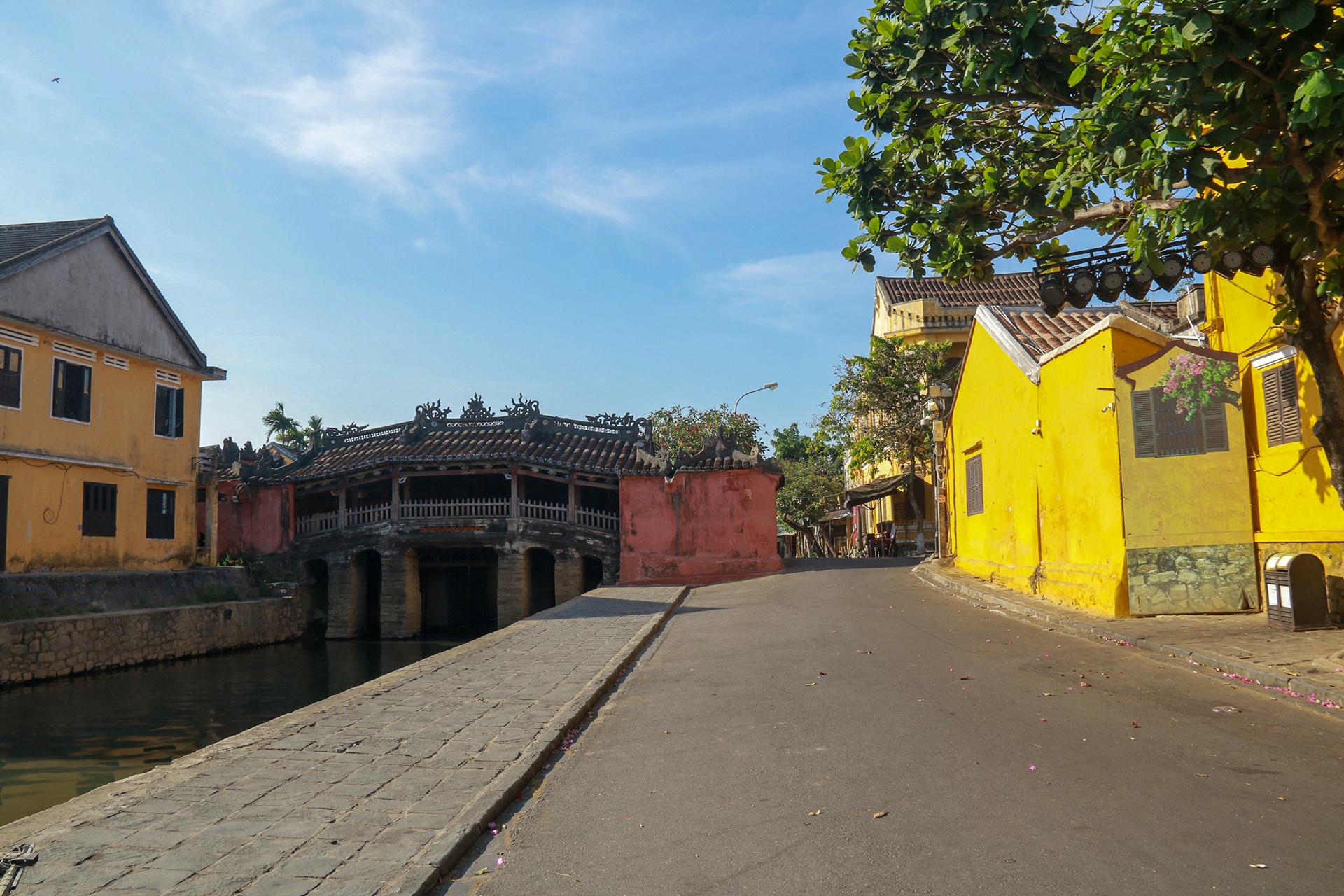 Hoi An vang lang vi ca mac Covid-19 anh 2