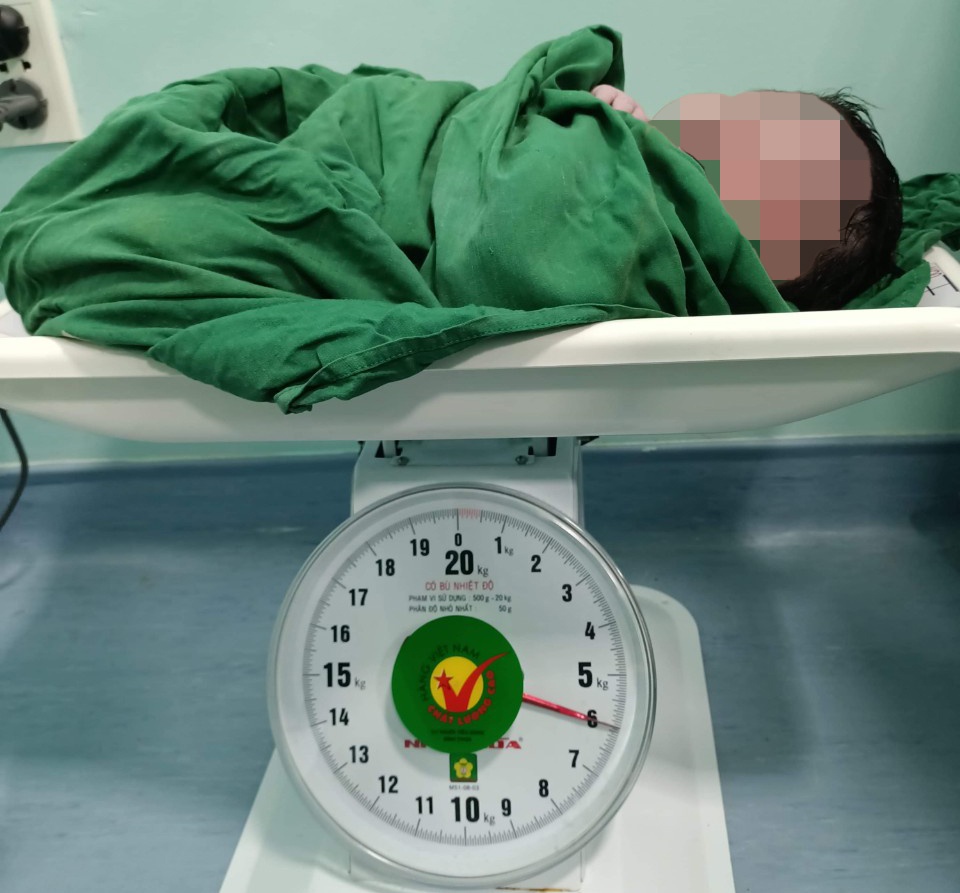 sản phụ sinh bé gái 5, 9 kg ảnh 1 san phu sinh be gai 5, 9 kg anh 1