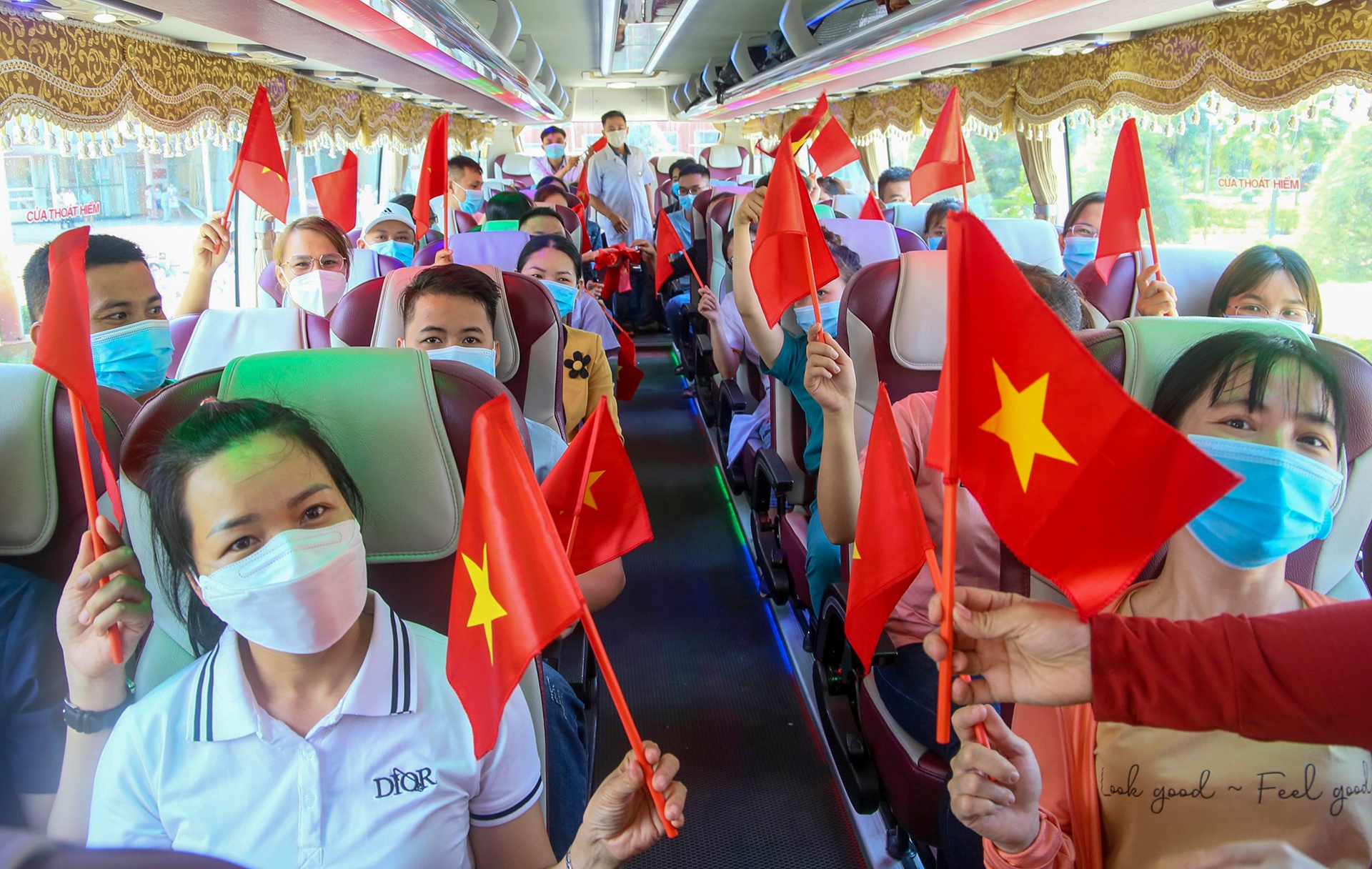 Hang chuc nhan vien y te o Da Nang, Quang Nam chi vien TP.HCM hinh anh