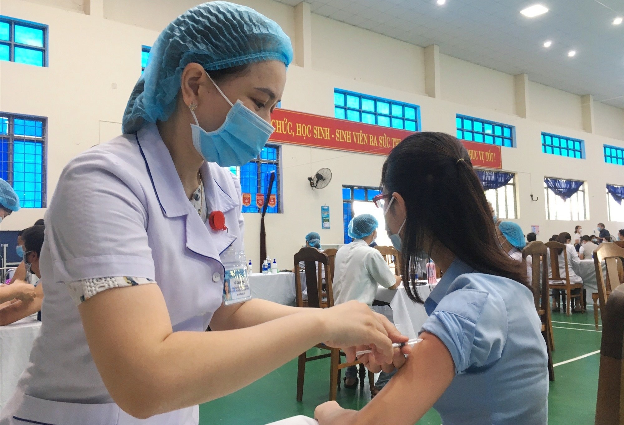 Quảng Nam đề nghị hỗ trợ thêm vaccine ảnh 1 Quang Nam de nghi ho tro them vaccine anh 1